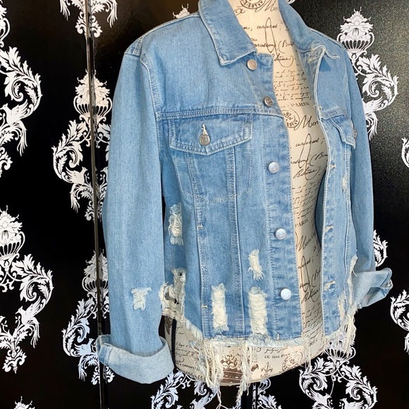 🍀 NWT! Super Distressed Bling Skull Jean Jacket! - Picture 2 of 14